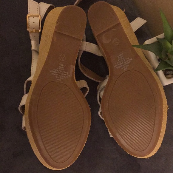 Strictly Comfort White Color Comfort Wedges 6 1/2M - Picture 6 of 8